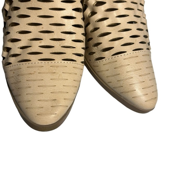 Quipid Tan Lattice Cutout Booties Sz 7.5 - Picture 5 of 13